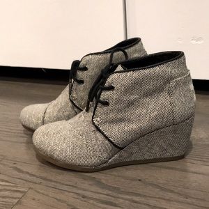 Toms wedge booties